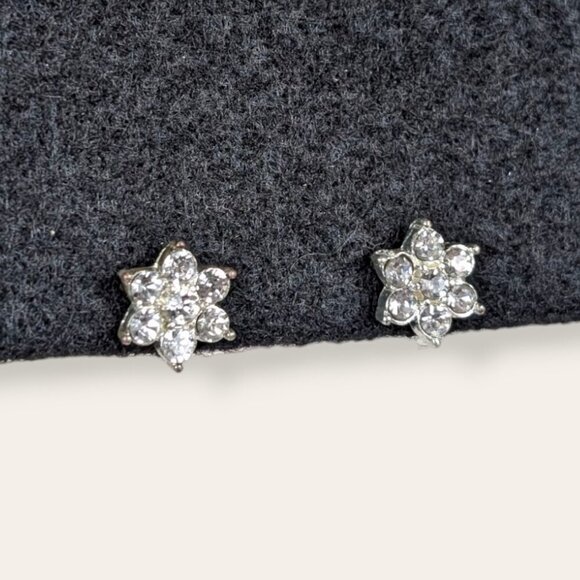 (2/$20) Vintage Glass Rhinestone Stud Earrings - Picture 4 of 6